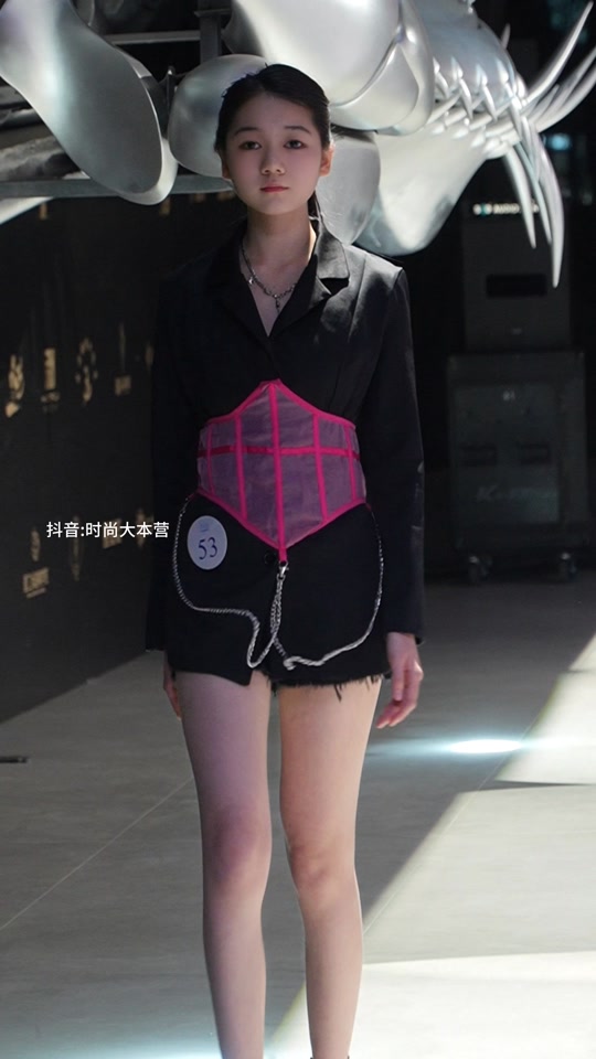 东方女孩就要做自己的大女主#ogs时尚秀 #ogs东方女孩永恒时尚盛典 #又美又飒 #高级的美一定是独立与优雅 - 抖音