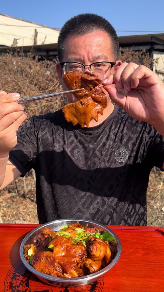 小雷子抖音=抖音小雷怎么那么能吃