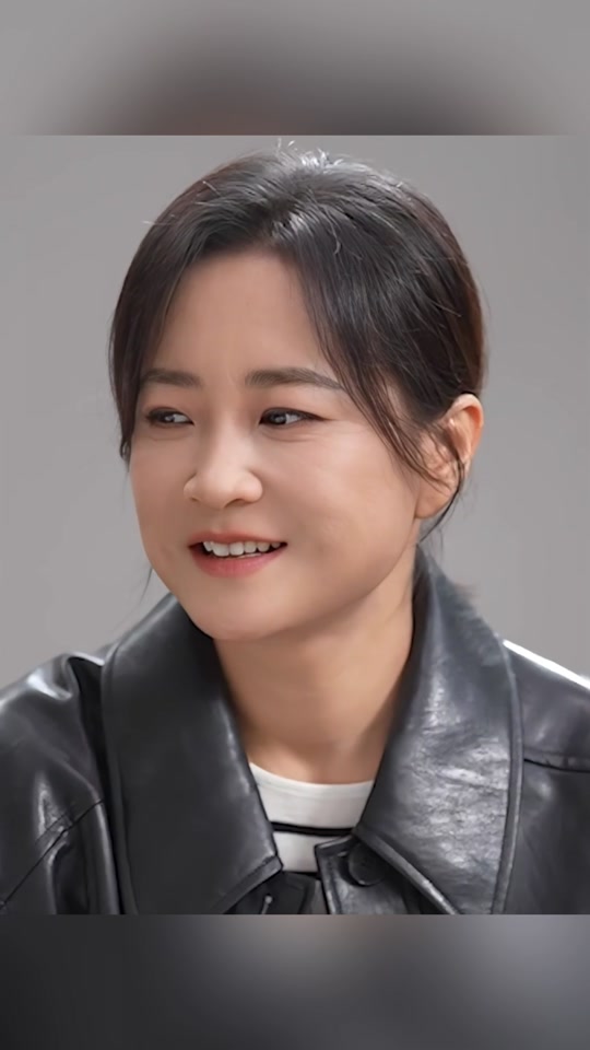 我不是抑郁了,只是累了#贾玲 #热辣滚烫 #贾玲首度公开减重100斤正脸