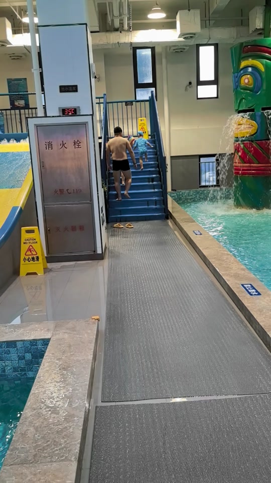 海滩救生员_黑猴子海滩救生员游戏_黑猴子海上救生员训练 - 抖音