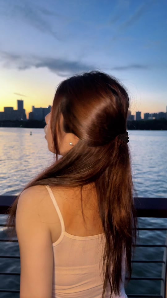 拍照模仿经典姿势