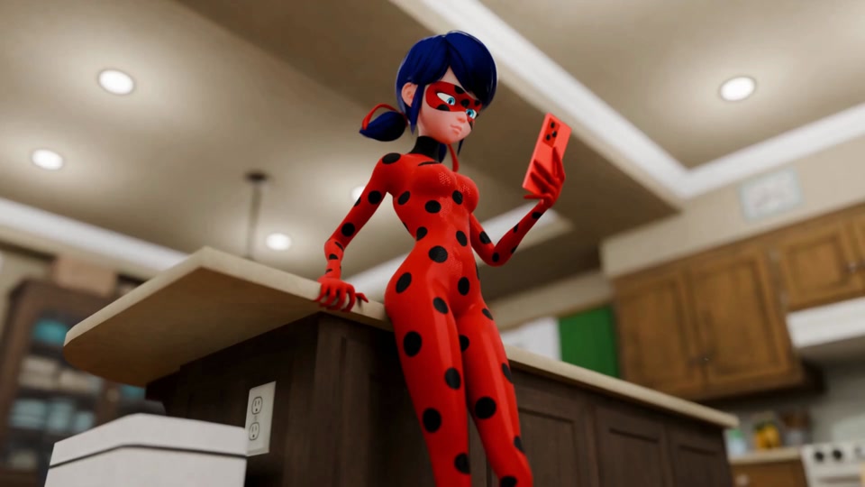 艾俊穿黑猫罗尔衣服