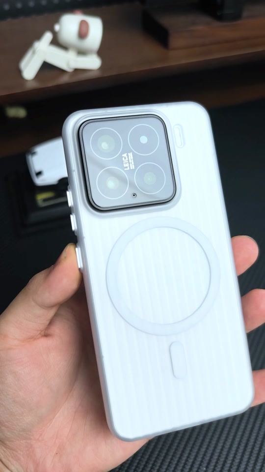 小米15树莓粉盖板是磨砂吗 - 抖音