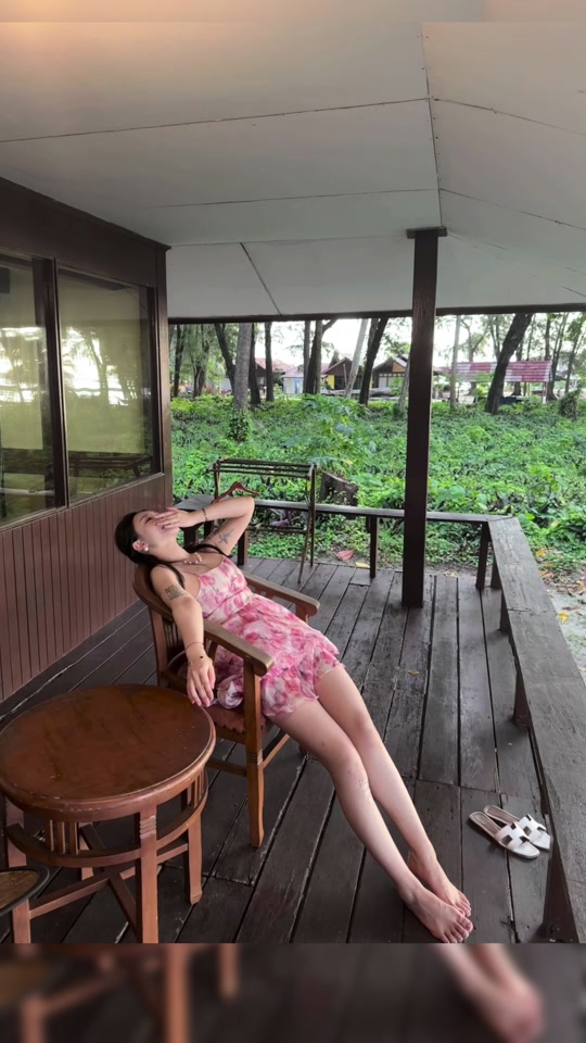 爱丽丝儿alililice:人长两条腿嘛 就是要走来走去的#微胖