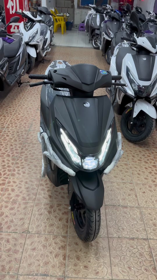 电动车 摩托 摩托车 540_960 竖版 竖屏