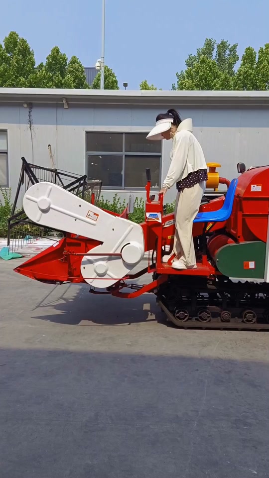 小型水稻小麦收割机 - 抖音