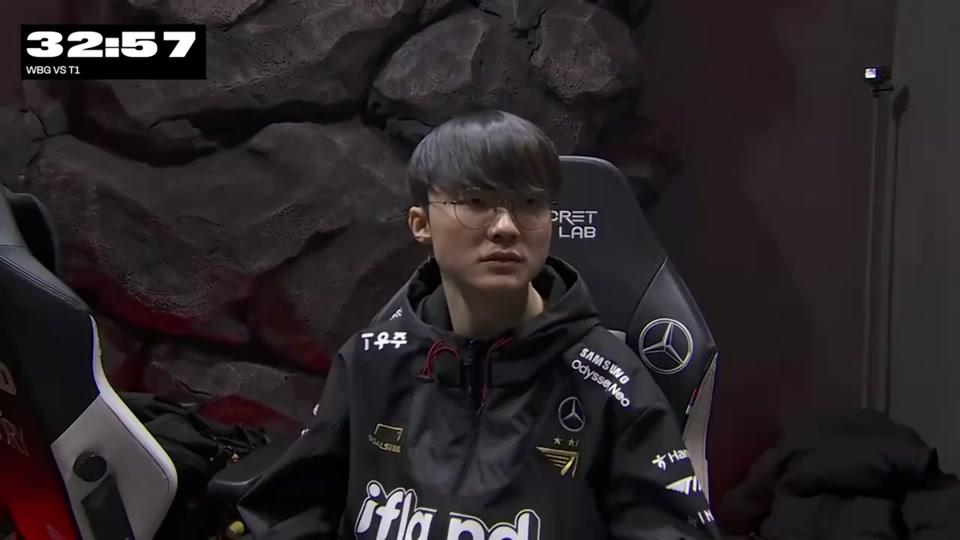 faker嘘声手势 - 抖音