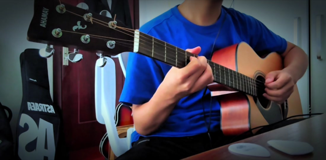 黑洞里方大同吉他谱