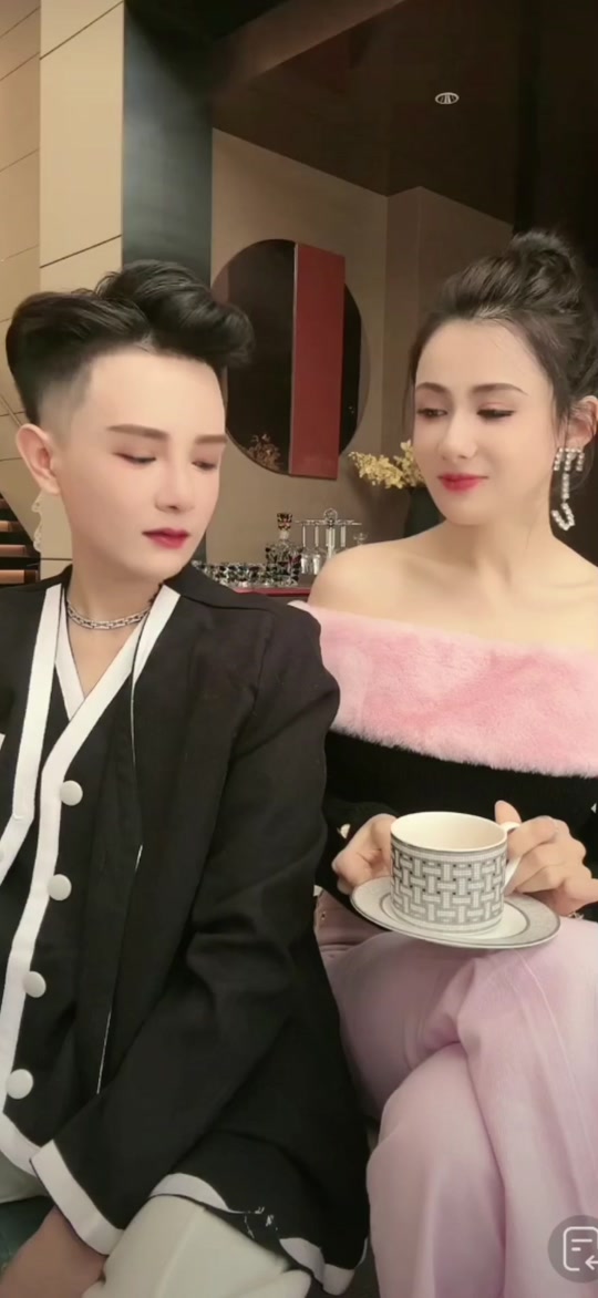 王小萌努尔到底是男还是女 - 抖音