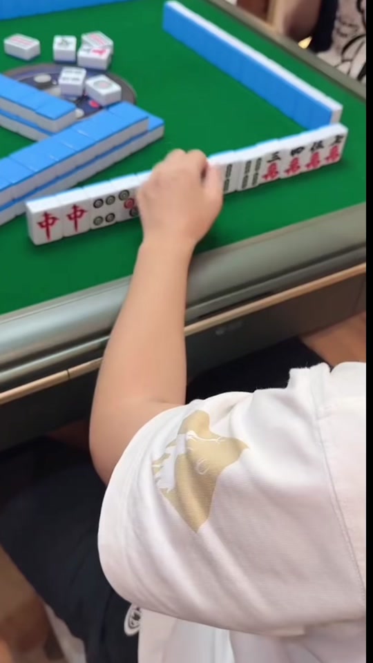 怎么打九筒了 这要胡什么才行#小麻将解心宽 #麻将 #麻将麻将抖起来 #微乐家乡麻将 - 抖音