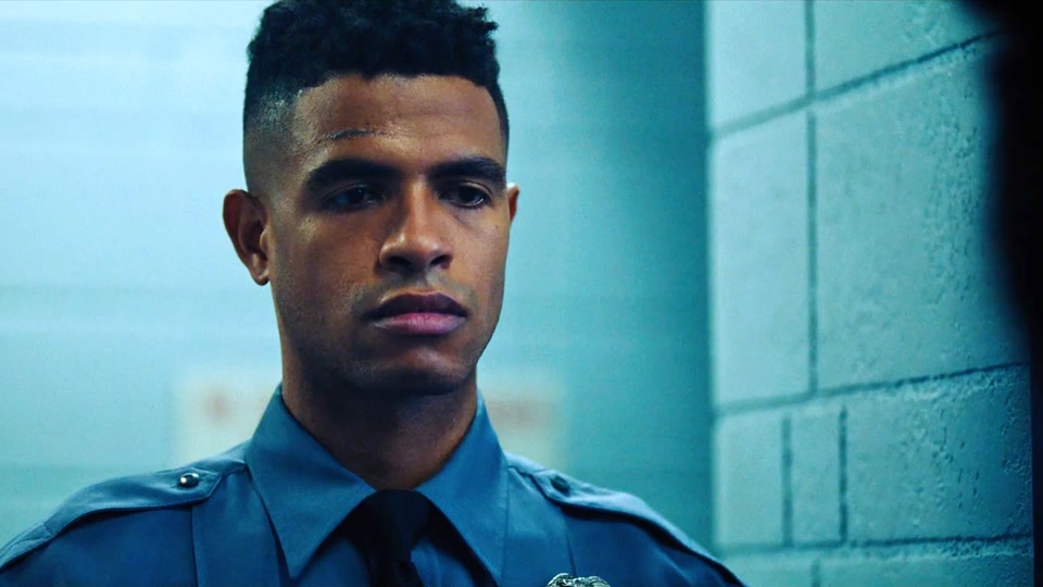 监狱13电影解说