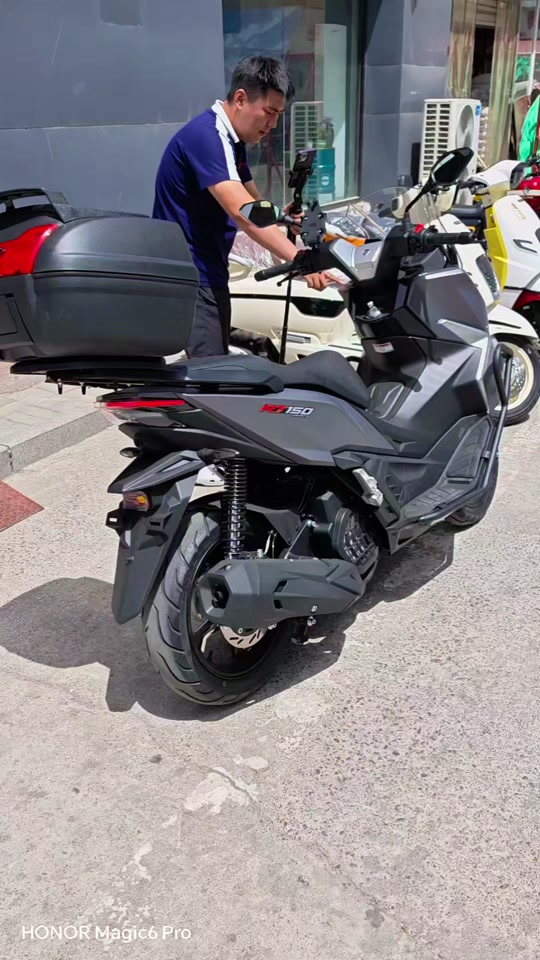 七八千的踏板摩托车150 - 抖音
