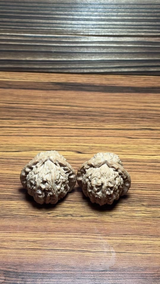 文玩核桃 三角白獅子 精美老树自然桩三角白狮子头文玩核桃一对！ - 文玩乐园- 文玩乐园- 麦稀奇