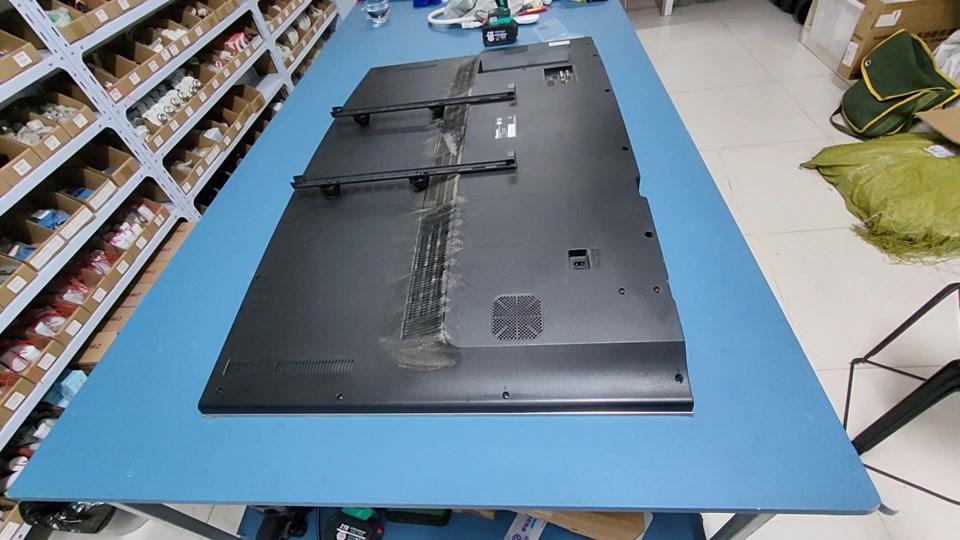 海信电视hz55e3d后盖拆卸教程