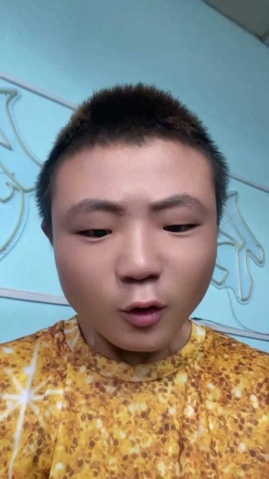 抖音劈砖头=抖音上徒手劈砖是真的吗