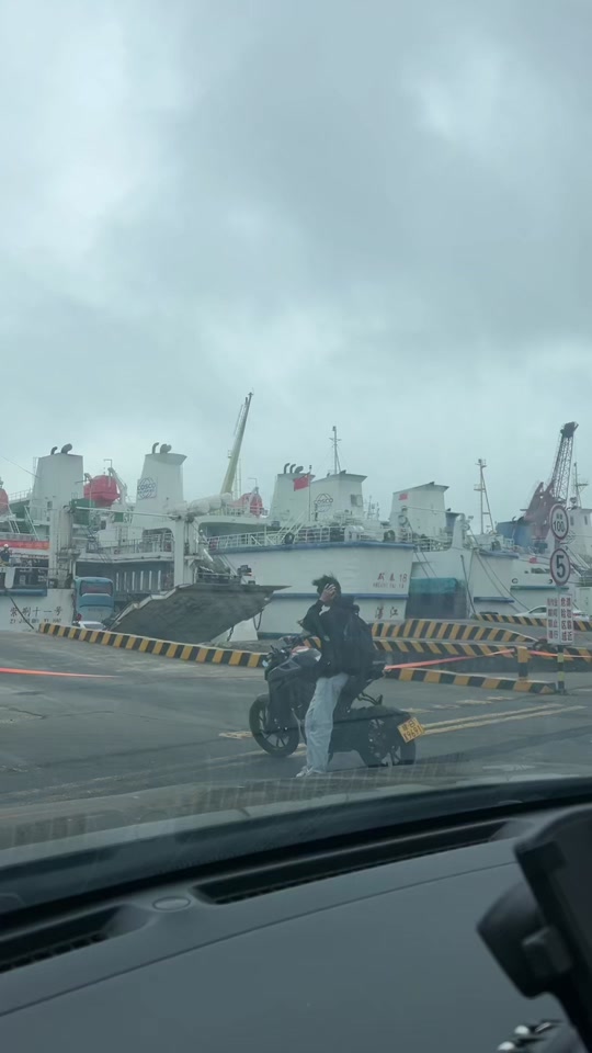 秀英港码头过海车辆少,直接上船不用等!