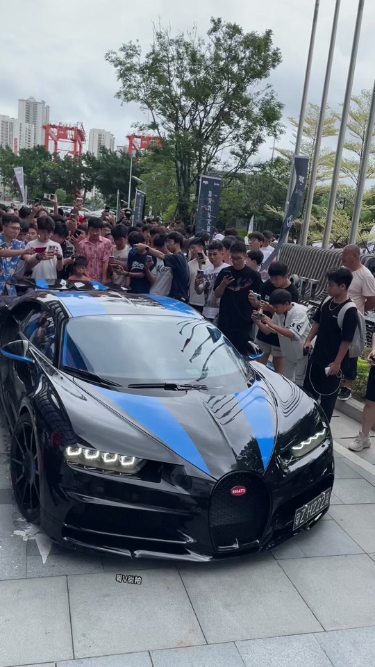 布加迪出街 - 抖音