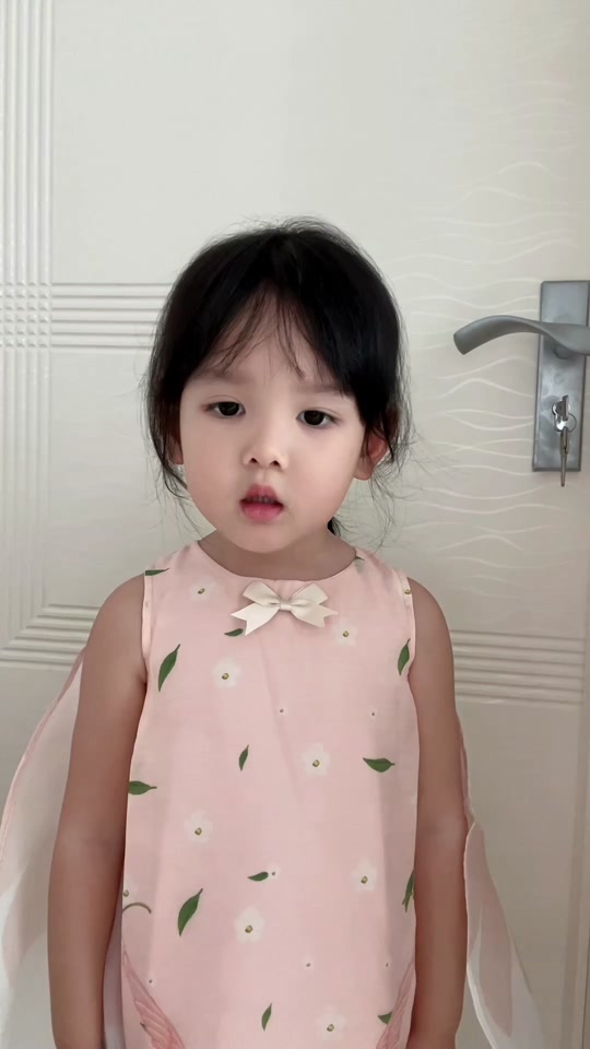 帽衫萌娃也来送高考祝福了 - 抖音