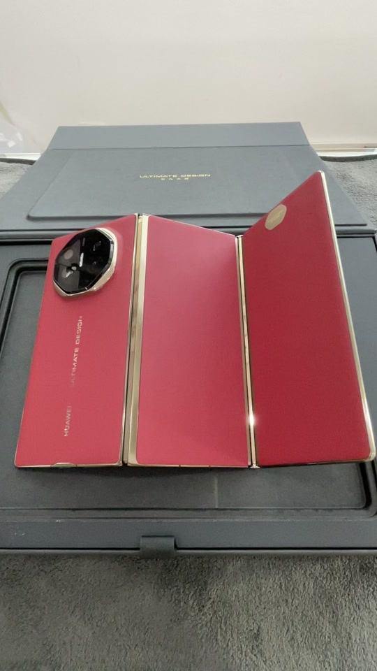 华为三折叠屏手机电池掉电快吗 - 抖音