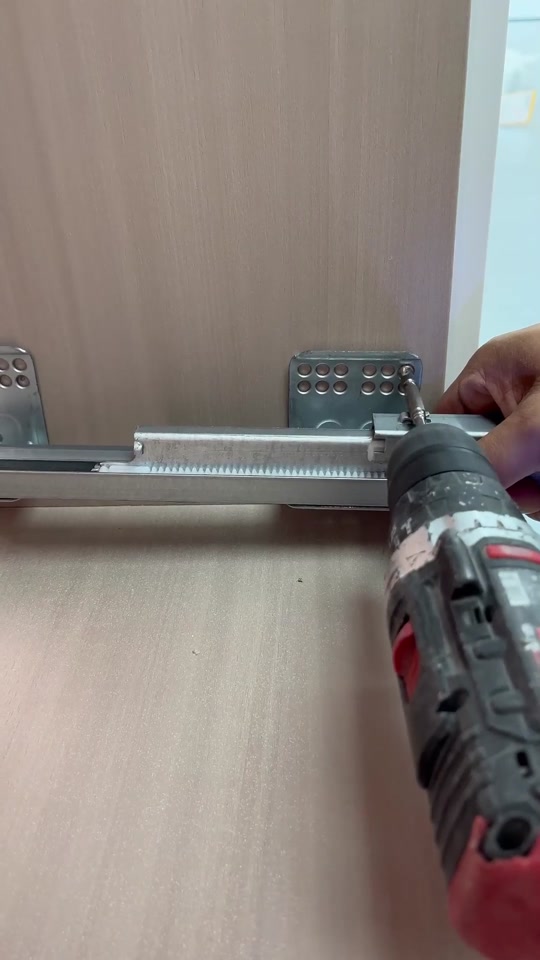 悍高橱柜拉篮拆卸视频_悍高橱柜拉篮安装视频教程