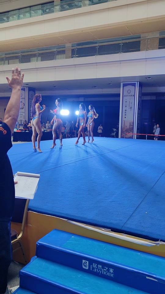 创作灵感 #女子比基尼 #虎啸健美联赛 高质量比基尼小姐姐