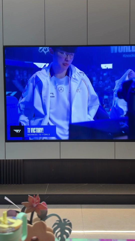 faker和卢本伟什么时候比赛