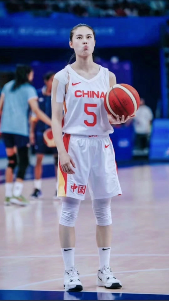 中国女篮王思雨现在任什么职务 - 抖音