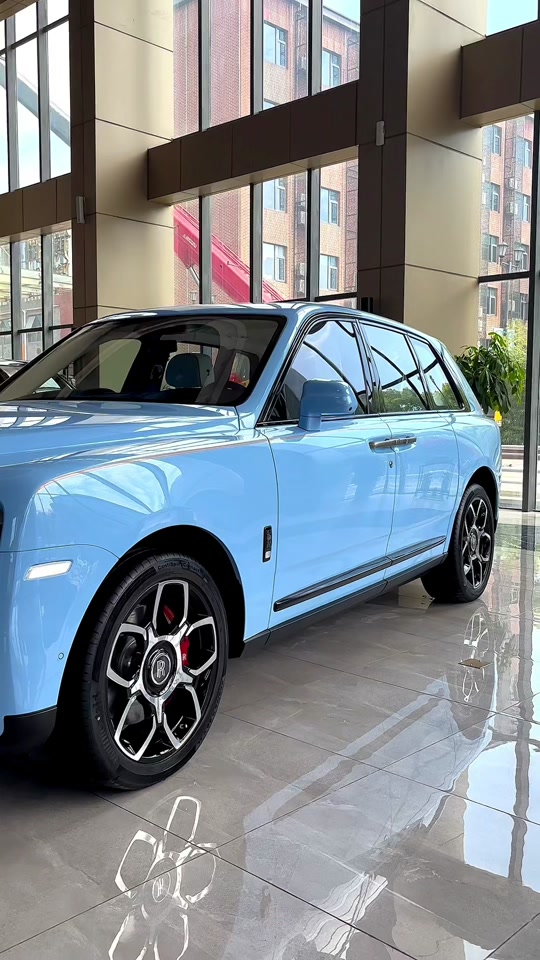 劳斯莱斯库里南加长版 - 抖音