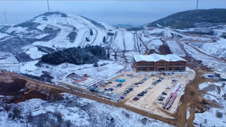 雪上盛景:滑雪场建设引领新风尚