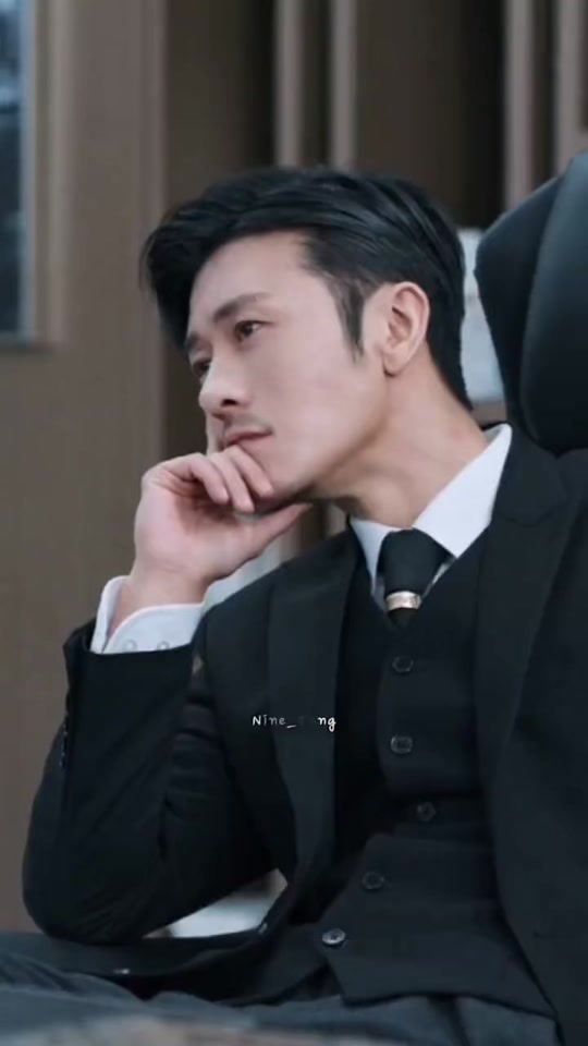 路晋坐十几个小时回国后续 - 抖音