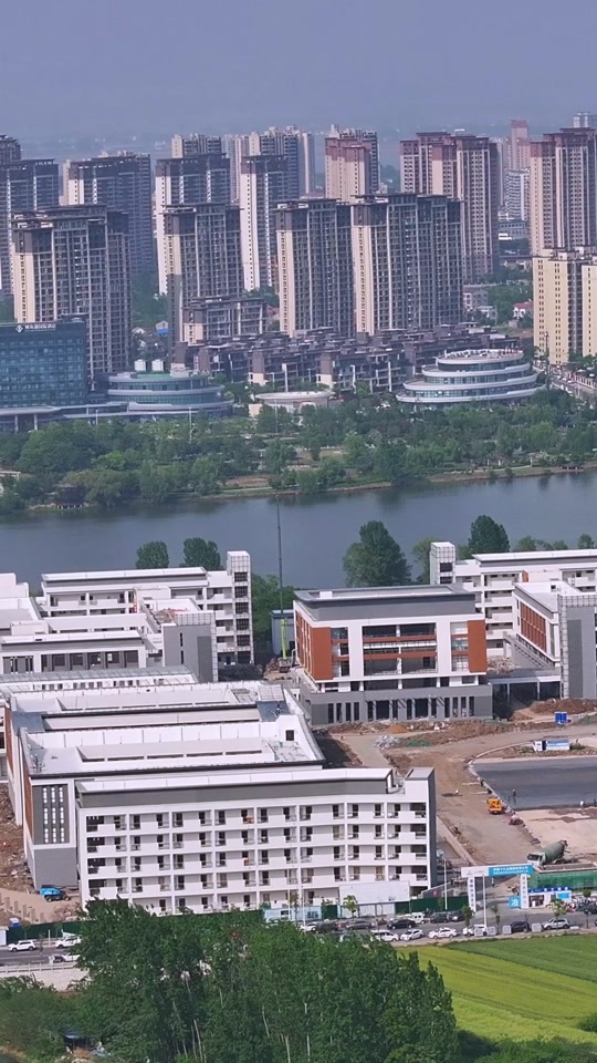 湖天中学唐爱民