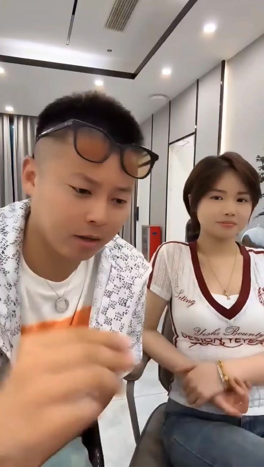 胜仔喜欢三斤还是花姐