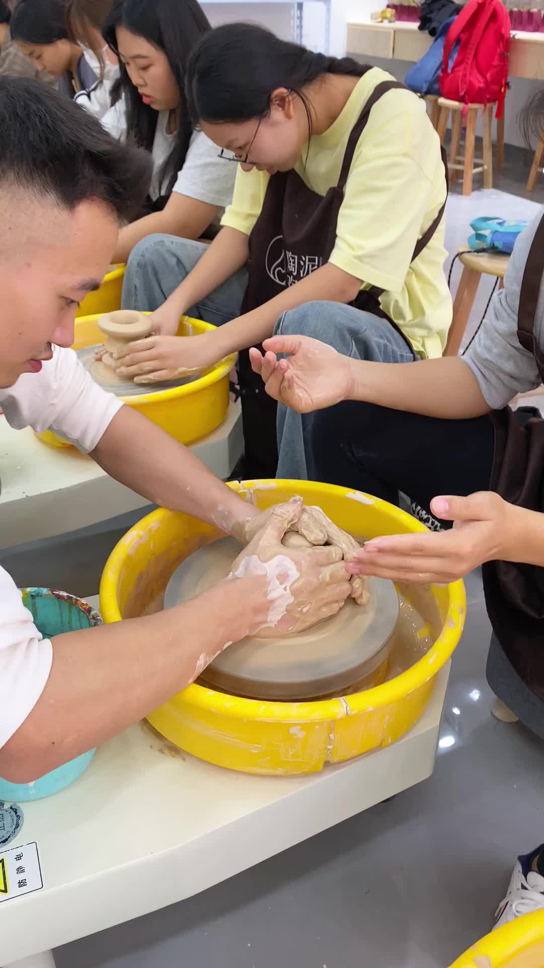 周末约会小情侣不知道上哪玩的,真的可以来试试,陶艺diy非常浪漫#周末