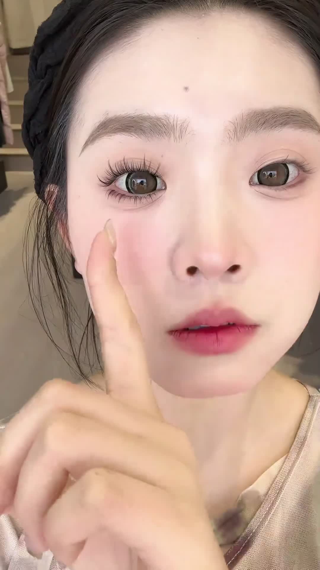 用润唇膏涂睫毛好吗(用唇膏涂睫毛会长长吗)