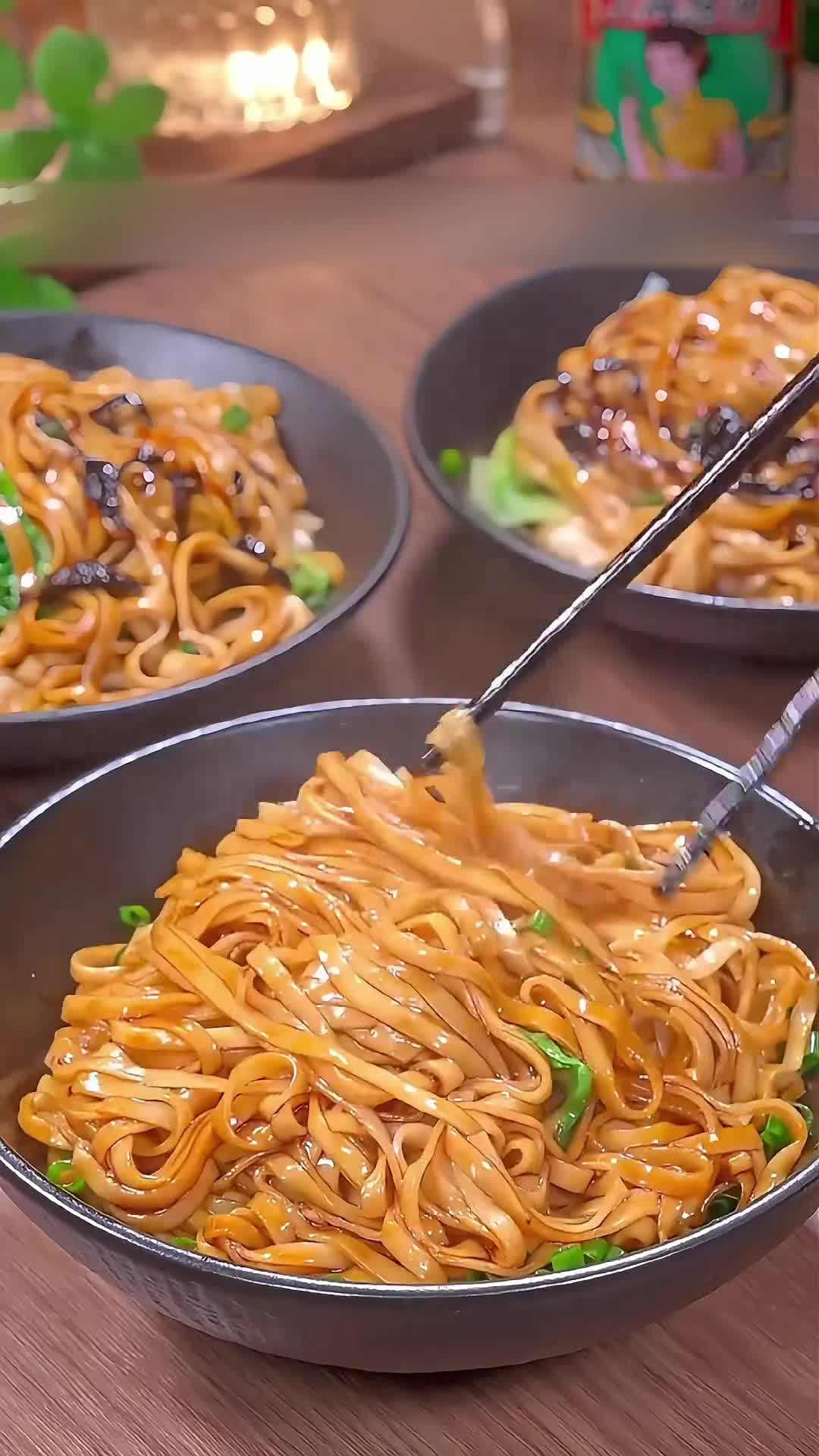 长安沙头南区的屋里饭香出团购了,98就可以吃上一顿湘菜了,还有很多