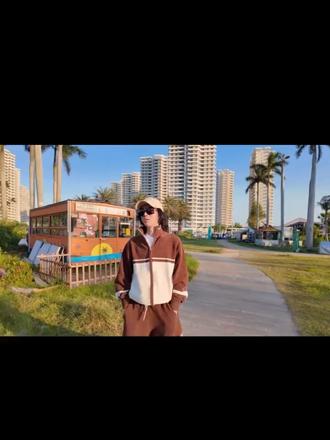 你完了你完了你完了 小心我对你biubiubiu 哼 biubiubiu
让我想起多年前的神枪手哈哈哈哈哈哈哈#分享 #华晨宇 #打卡