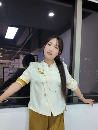 一个人会走的很快 , 而一帮志同道合的人会走的更远, 没有完美的个人, 只有完美的团队 ! 把人聚在一起那叫团伙, 把心聚在一块才叫团队! 相信所相信的, 坚持所坚持的, 不善言辞,总之感恩遇见 感谢所有,@刘坤9月25号生日专场