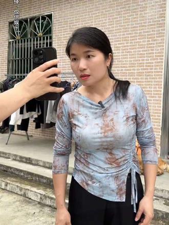 小姑子在给小翠插花,以为是跟小姑子在亲热,还跑到大壮嫂面前说小姑子是女同…#我的乡村生活