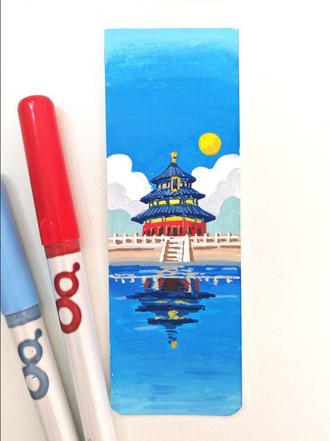 大年初三,画一座祈年殿,许一个愿。 初三宅家,静心绘吉祥。
第一站,北京祈年殿。
用这抹静谧的蓝,
祈愿马年风调雨顺,家人安康。
明天同一时间,解锁红墙篇!🔒
#长大了才懂传统年俗的意义 #真实生活分享官 #天坛 #丙烯马克笔 #手绘书签