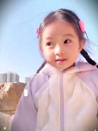 好看的宝宝生日照豆包教程来啦!真是太好看啦!#豆包ai #豆包出大片有两把刷子#氛围感照片 #分享一下自家萌宝的写真 #骗你生女儿