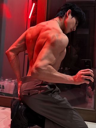 钢铁肉肉ʳᵒᵘ