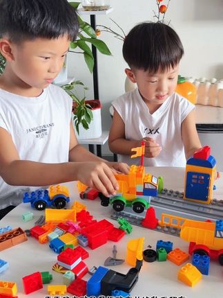 #益智玩具 #工程车玩具 #专注力培养 #儿童小玩具车 #早教益智玩具
