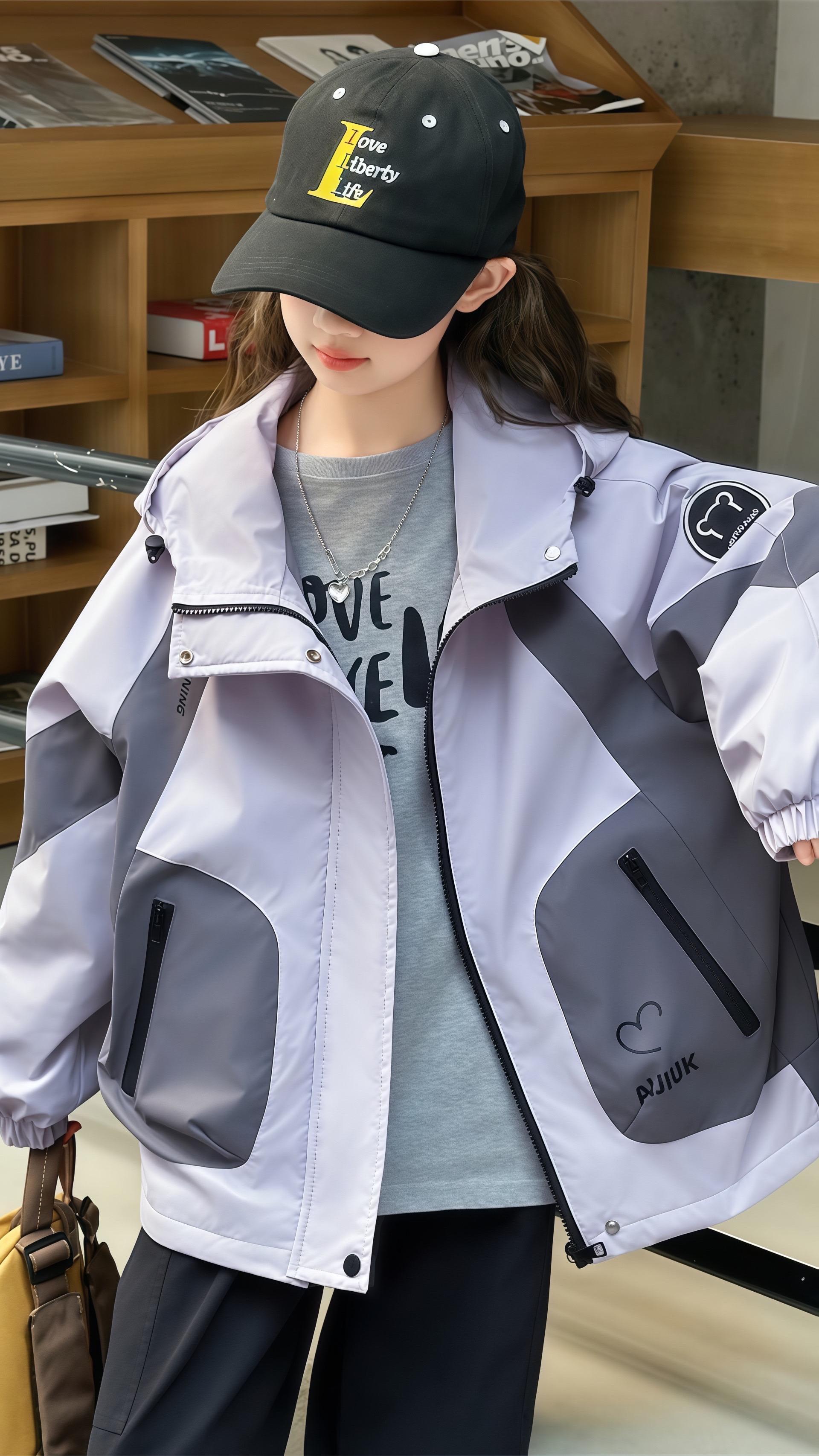 买了买了,【掌柜推荐】这套女童秋冬季两色【三合一冲锋衣外套】穿搭!尺码120-170【6-12岁】做工整齐,不起球不掉色,质量杠杠的! #外套穿搭 #户外服装 #冲锋衣三合一 #秋冬穿搭 #夹克外套