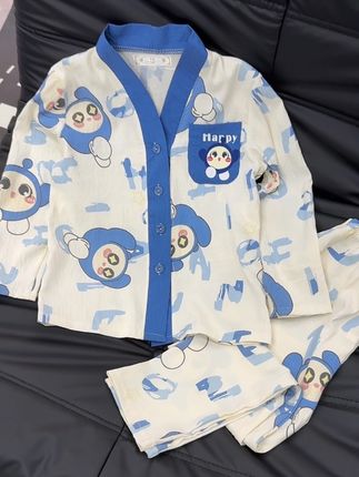 一场秋雨一场寒,像这种长袖长裤的家居服小套装就要给儿子安排上了,可可爱爱的,上身舒适又帅气#高品质童装 #母婴好物 #儿童睡衣 #宝妈推荐