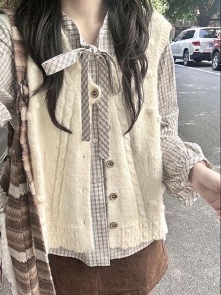 早秋学院风休闲穿搭俩件套装女米白麻花针织马甲背心女格纹衬衫#高级感穿搭 #韩系穿搭 #温柔穿搭 #百搭上衣 #减龄套装