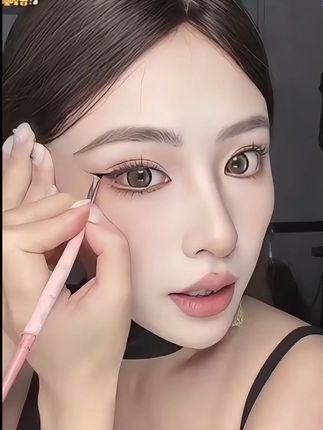 自带刀锋刷的眼线胶笔有多好用?手残党也能画出完美眼线的秘密就是它啦!!#眼线胶笔 #好物分享#防水防汗不晕染 #自用好物推荐 #平价好物