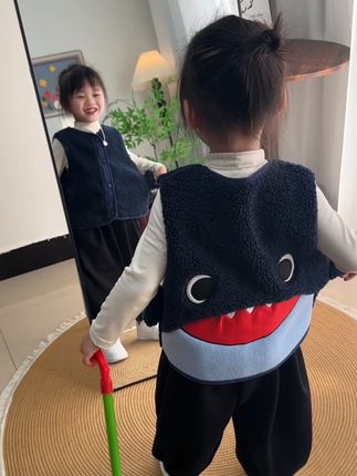 看吧 孩子还是要自己带 无论多难 至少自己很满意 不信你回头看看 曾经手忙脚乱的小女孩 如今也已经是一个得心应手的妈妈了#骗你生女儿 #生女儿就是用来打扮的 #萌娃穿搭 #我的女孩👧🏻#高品质童装