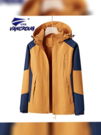 #户外 #穿搭 #冲锋衣