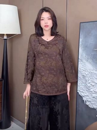 #新中式国风上衣 #减龄气质 #百搭上衣 #复古风穿搭 #高级感穿搭