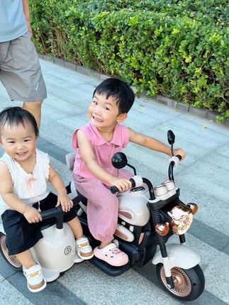 8.8的龙终于有了第一辆车#有早教音乐 可自驾可遥控,宝宝坐上激动的不行#一起长大一起玩耍 #骑上我心爱的小摩托